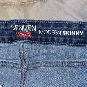 Skinny jeans